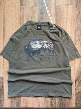 Vintage Prairie Mountain Mount Rushmore National Memorial Buffalo T-Shirt L
